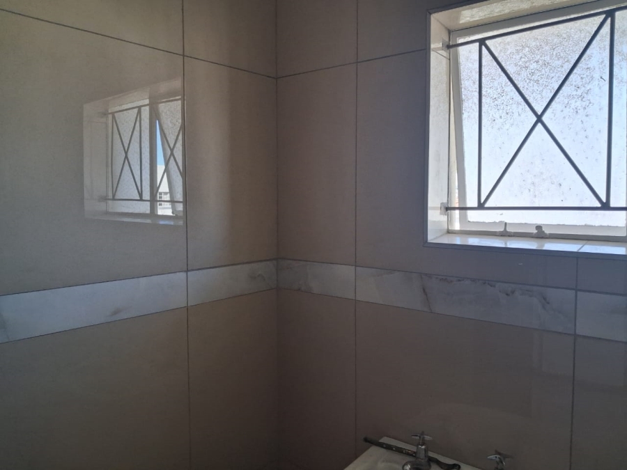 To Let 2 Bedroom Property for Rent in Southernwood Eastern Cape